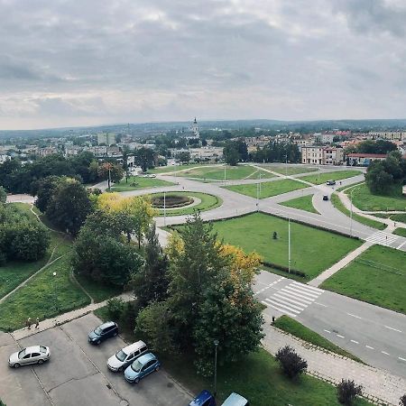 Mieszkanie W Centrum Miasta Ostrowiec Swietokrzyski Ngoại thất bức ảnh
