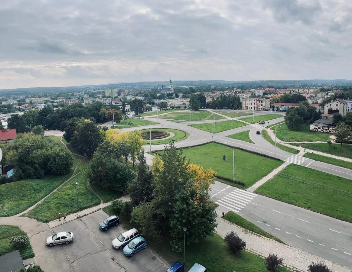 Mieszkanie W Centrum Miasta Ostrowiec Swietokrzyski Ngoại thất bức ảnh